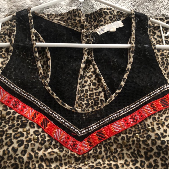 Leopard print tank from The Buckle - Picture 2 of 3